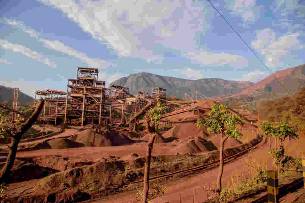 Construtora abre 200 vagas de emprego na área de mineração em Corumbá