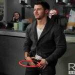 Nick Jonas é atingido na virilha durante brincadeira e vai parar na emergência