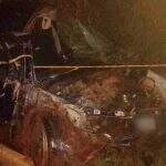 Motorista de carro que capotou após bater em barranco morre no hospital