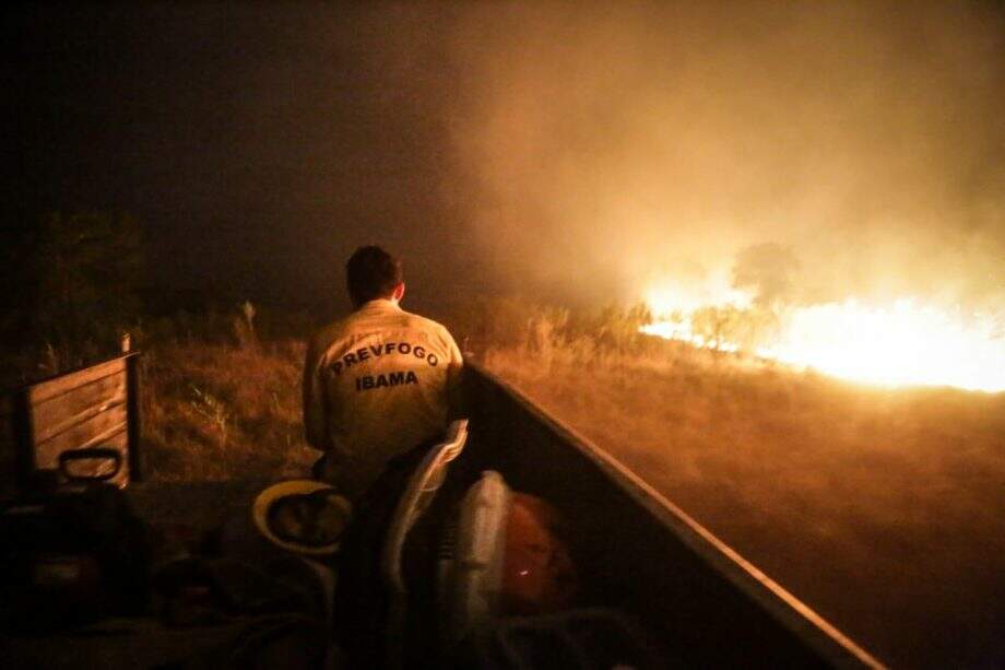 brigadistas no pantanal 22 - Seca antecipada do Pantanal em 2022 muda paisagem e aumenta risco de queimadas