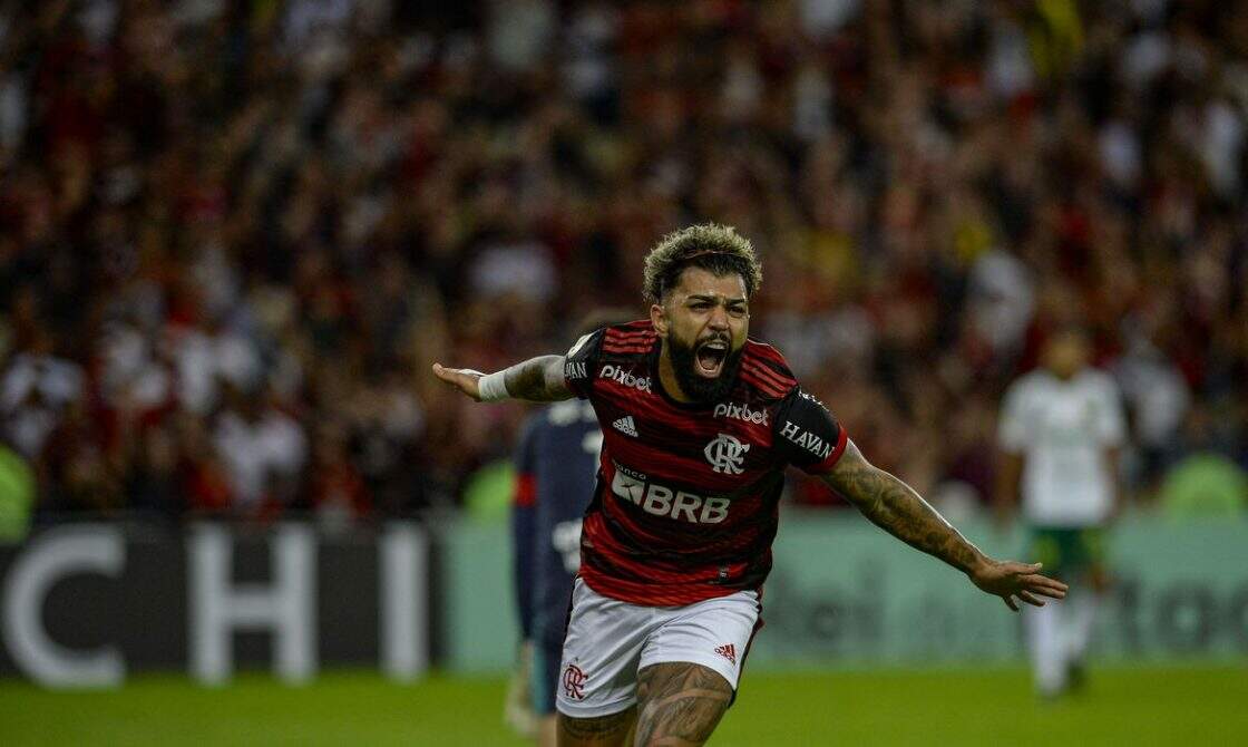 Gabigol perde pênalti, mas Flamengo bate América-MG e alivia a pressão