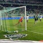 Fluminense empata com o América-MG após jogar com um a mais desde o início