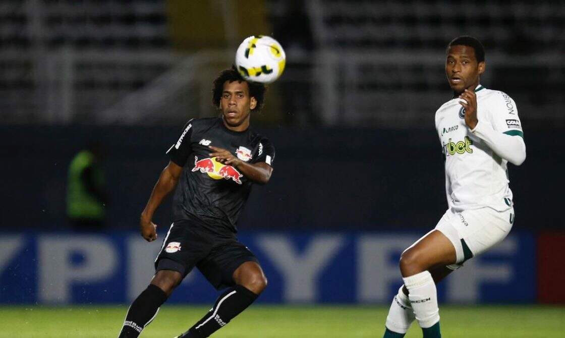 Goiás vence Bragantino nos pênaltis e avança na Copa do Brasil