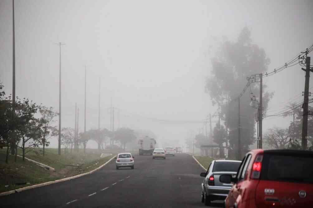 VÍDEO: Frente fria chega, Campo Grande amanhece com neblina e mínima é de 13ºC em MS