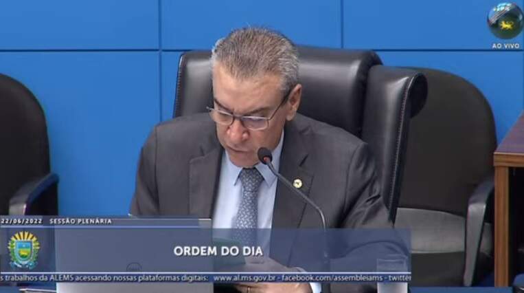 Paulo Corrêa (PSDB), presidente da Alems, colocou acordo de liderança em votação