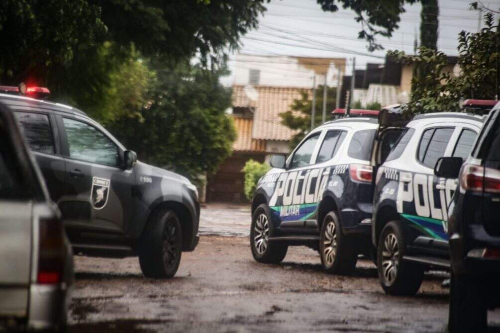 Irmãos são presos após surto e ataque a policiais em Campo Grande