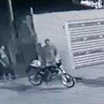 VÍDEO mostra rapaz sendo esfaqueado na frente de amigos no São Conrado em Campo Grande