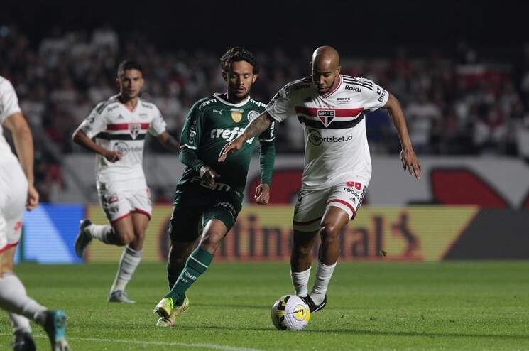 São Paulo se vinga do Palmeiras e obtém vantagem nas oitavas da Copa do Brasil