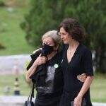 Familiares se despedem de Dom Phillips em funeral no Rio de Janeiro