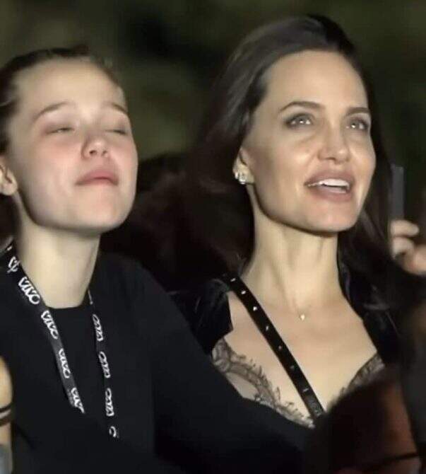 2BCD6D7D 9E7E 463D AA79 EA1C852C5701 - Angelina Jolie e a filha, Shiloh Jolie-Pitt, curtem show de Maneskin em Roma, na Itália 