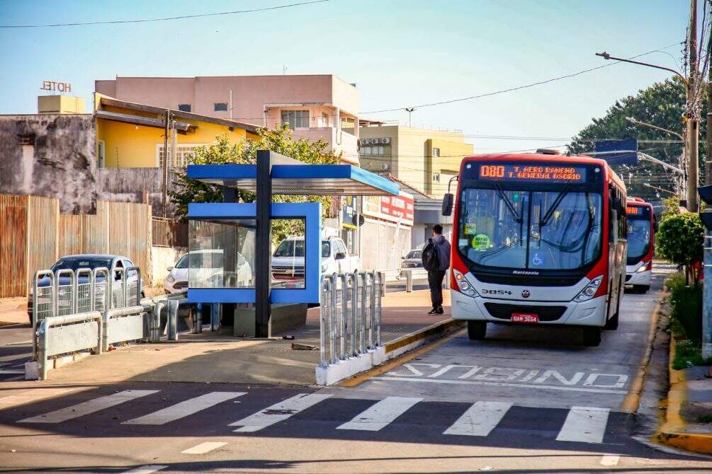 Corredores que custaram R$ 7 milhões reduziram percurso de ônibus em 5 minutos, mas ainda desagradam moradores