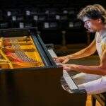 Campo Grande tem show ‘Queen ao piano’ gratuito, espetáculo e lançamento de livro