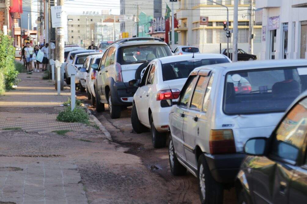 Lei que permite estacionamento vertical não ‘vinga’ e Prefeitura apura deficit de vagas no Centro