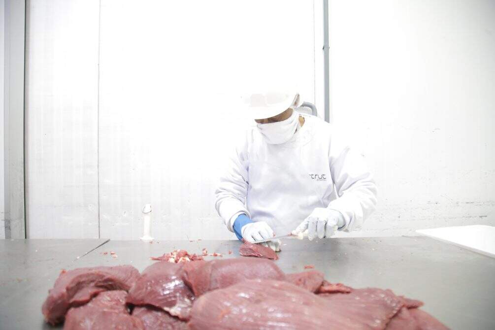 Struts Henrique Arakaki 118 - Want to try something different?  Ostrich meat is produced in MS, without hormones and even makes a delicious 'hamburger'