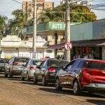 Com menos impostos, gasolina cai para R$ 5,95 e motoristas fazem fila em Campo Grande