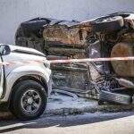 VÍDEO: Motorista não respeita preferencial e bate em viatura dos bombeiros em Campo Grande