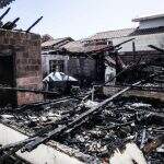 Incêndio em árvore de natal destrói casa de criador do ‘Fusca Transformer’ em Campo Grande