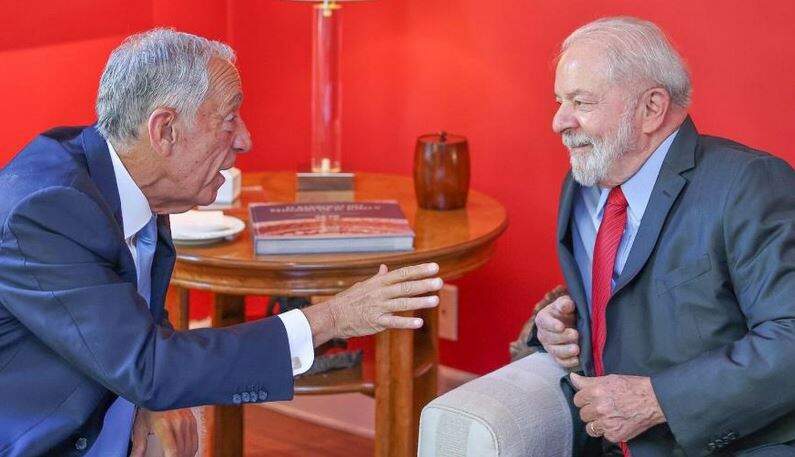 Após Bolsonaro  cancelar, Lula se encontra com presidente de Portugal