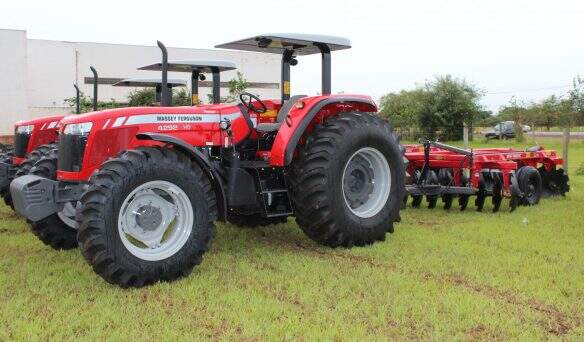 Coxim compra máquinas agrícolas para patrulha mecanizada por R$ 778 mil