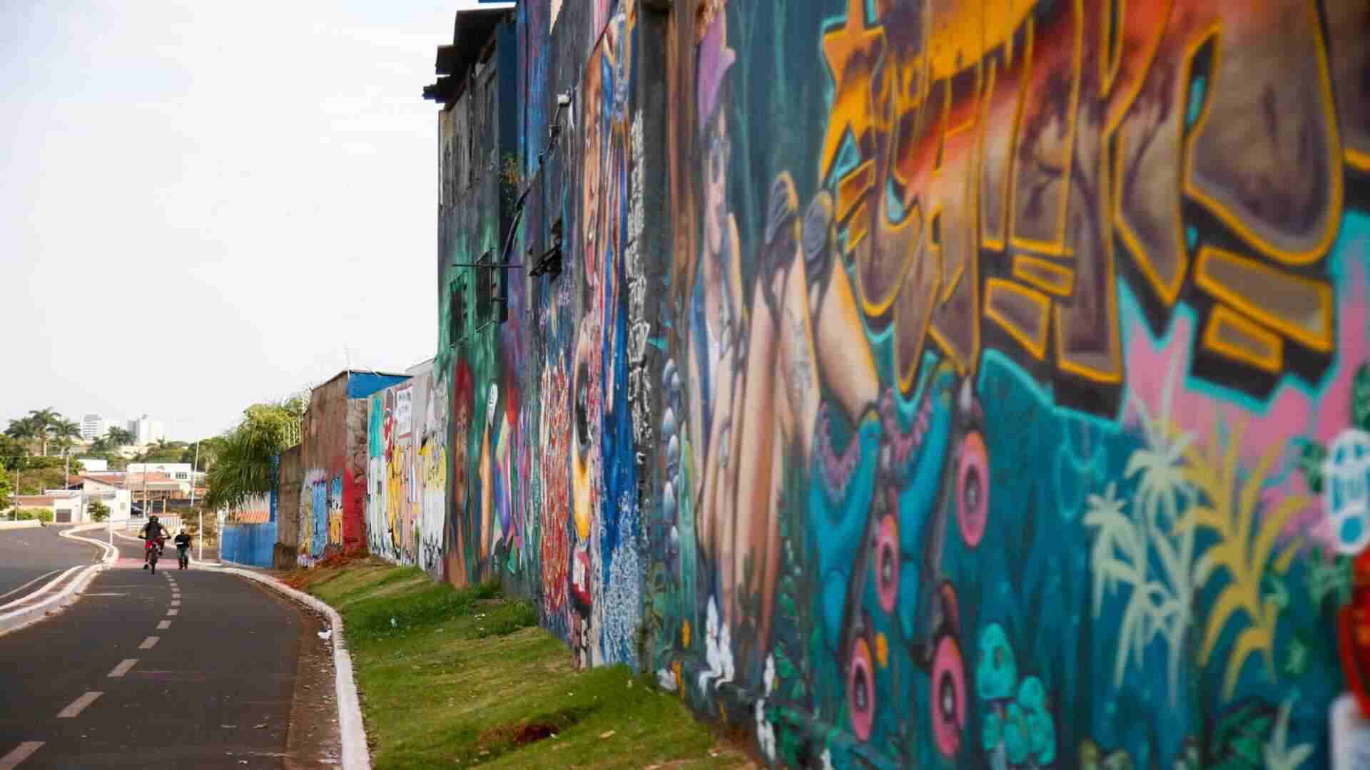 #CG123: Cartão-postal, arte urbana colore muros e reflete identidade cultural de Campo Grande