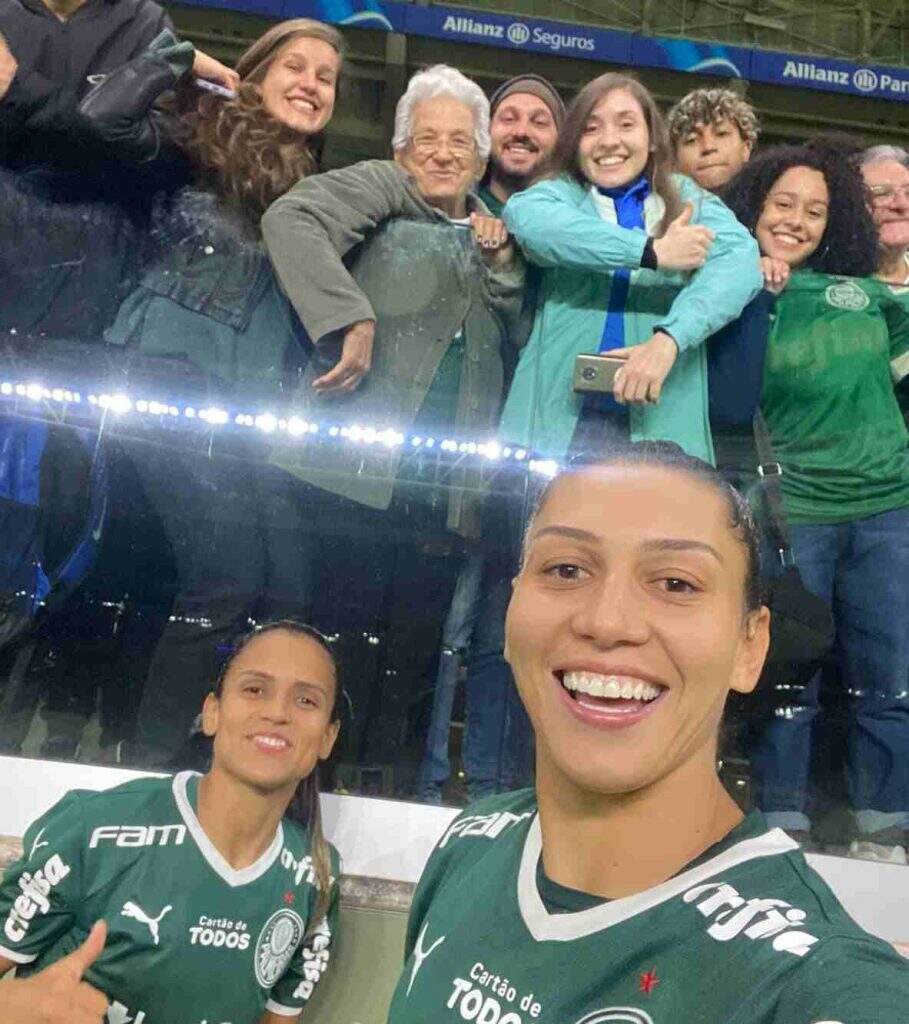 Maria e seleção feminina do Palmeiras
