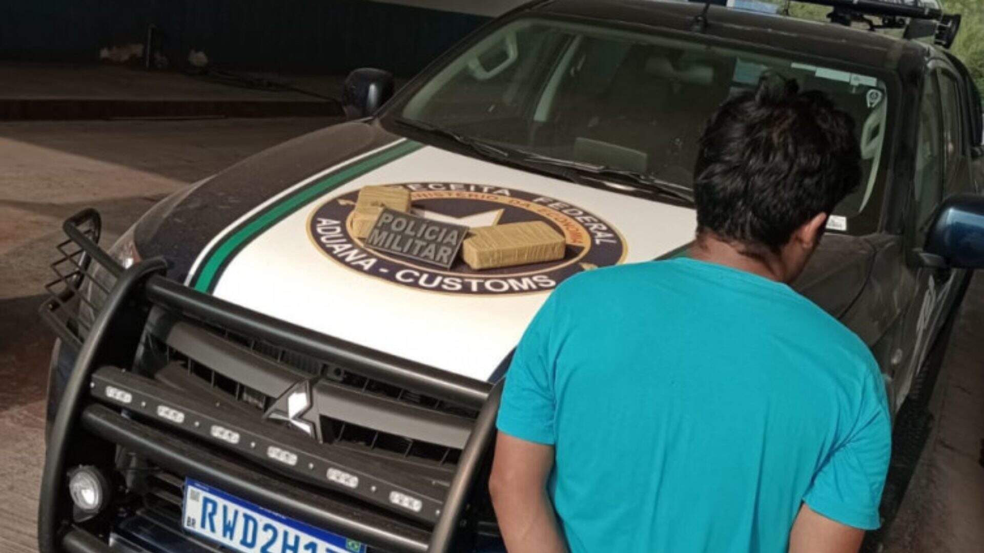 Boliviano é preso tentando entrar em Corumbá com 2 kg de cocaína em táxi
