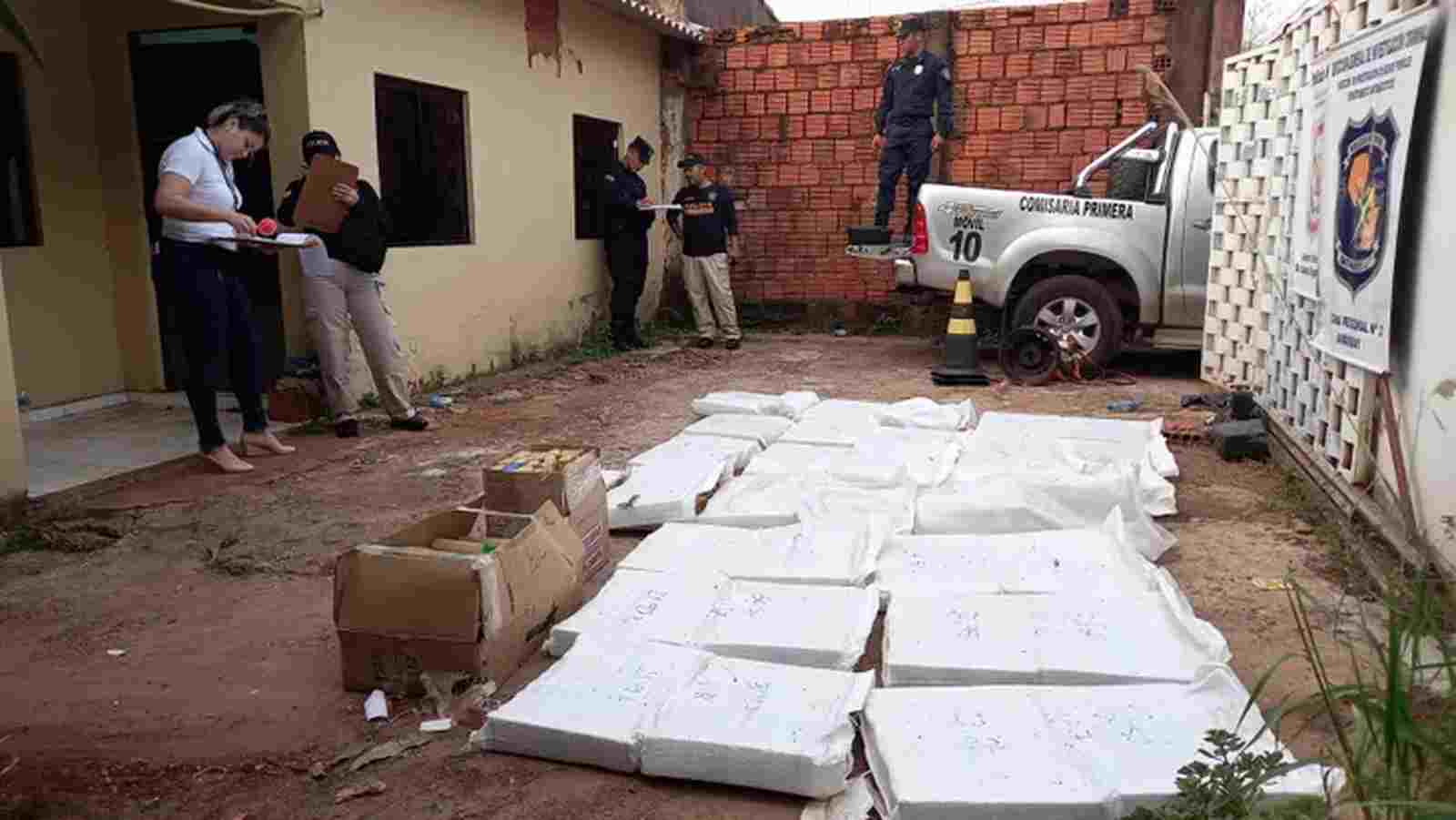 Polícia encontra quase meia tonelada de maconha em casa abandonada no Paraguai