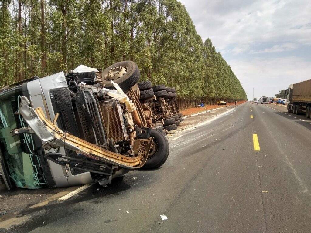 WhatsApp Image 2022 08 20 at 22.17.52 1 - Casal morreu em acidente entre carro e carreta após andarilho entrar na pista