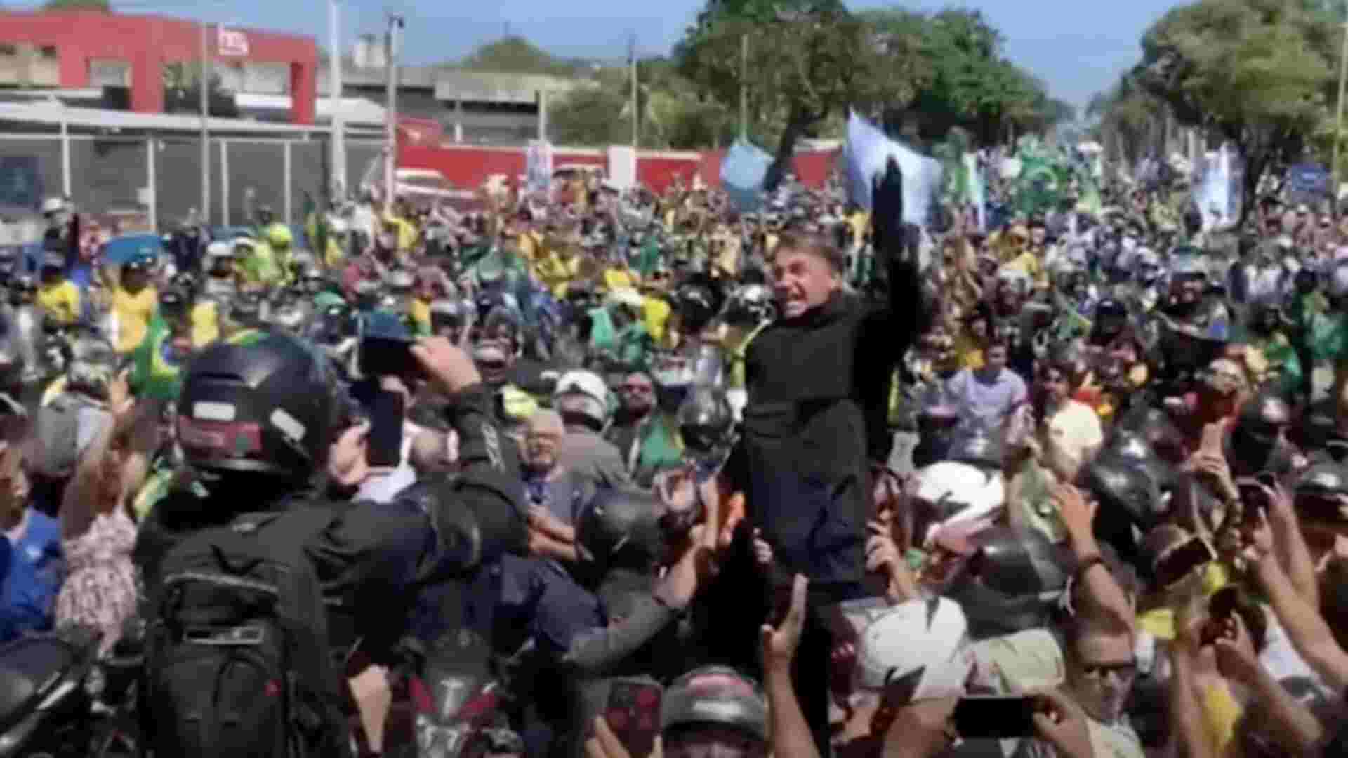 Em Recife, Bolsonaro repete ataques e convoca apoiadores para o dia 7 de setembro