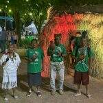 VÍDEO: Indígenas constroem réplica de ‘casa de reza’ na praça de Bonito
