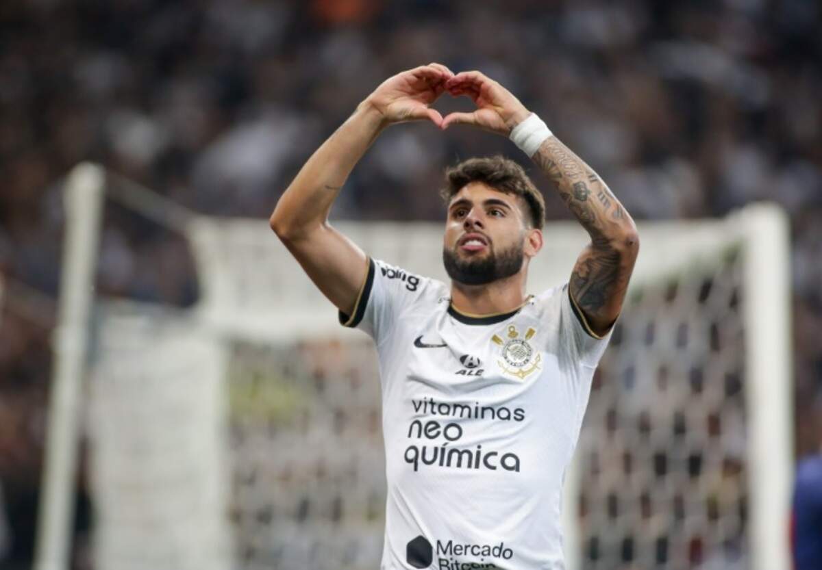 Corinthians goleia Atlético-GO e encara Fluminense na semifinal da Copa do Brasil