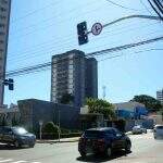 Semáforos desativados bagunçam trânsito na Rua Bahia e motoristas perdem a paciência