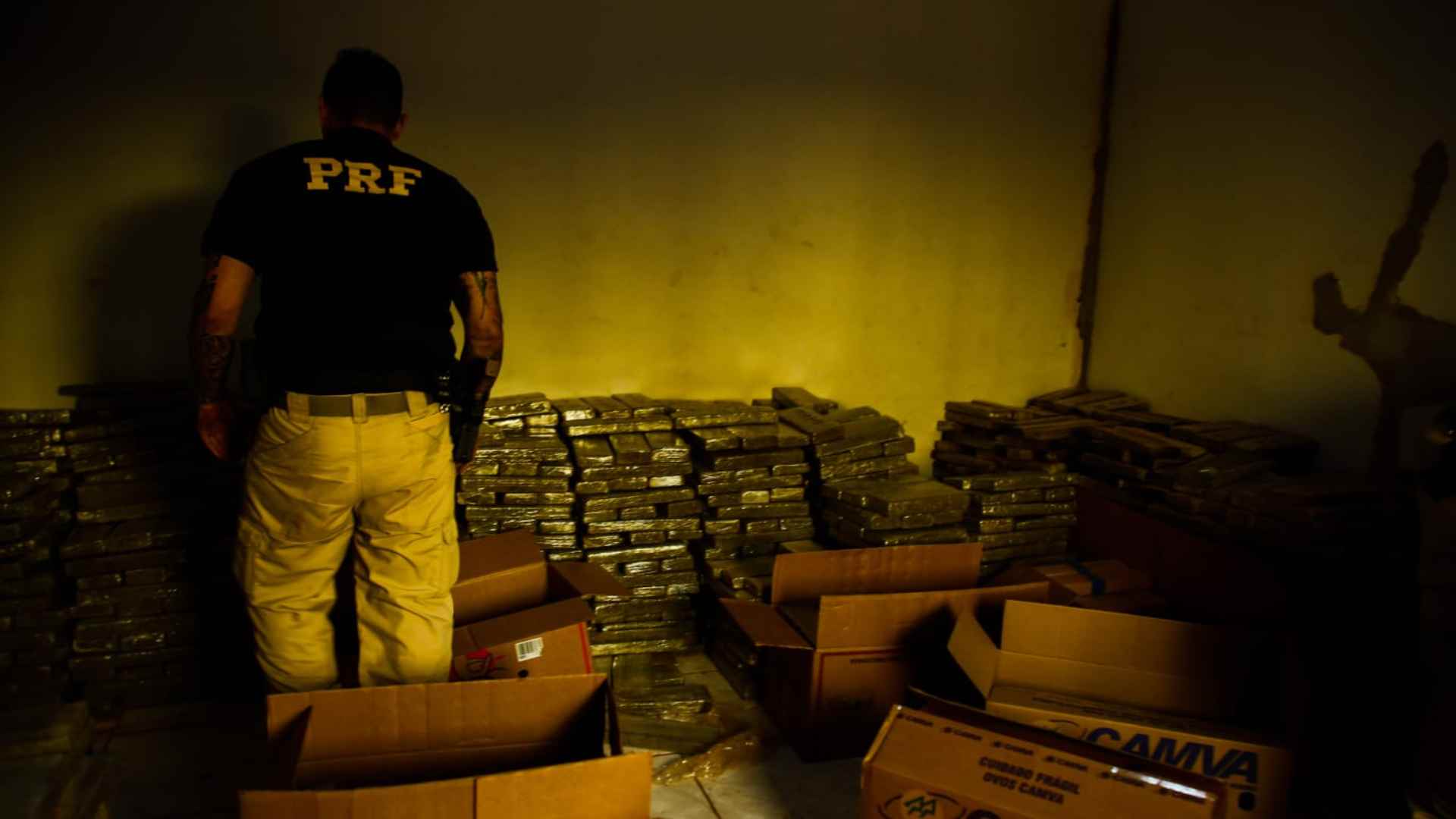 Traficantes usavam oficina de fachada para armazenar 4 toneladas de droga em Campo Grande