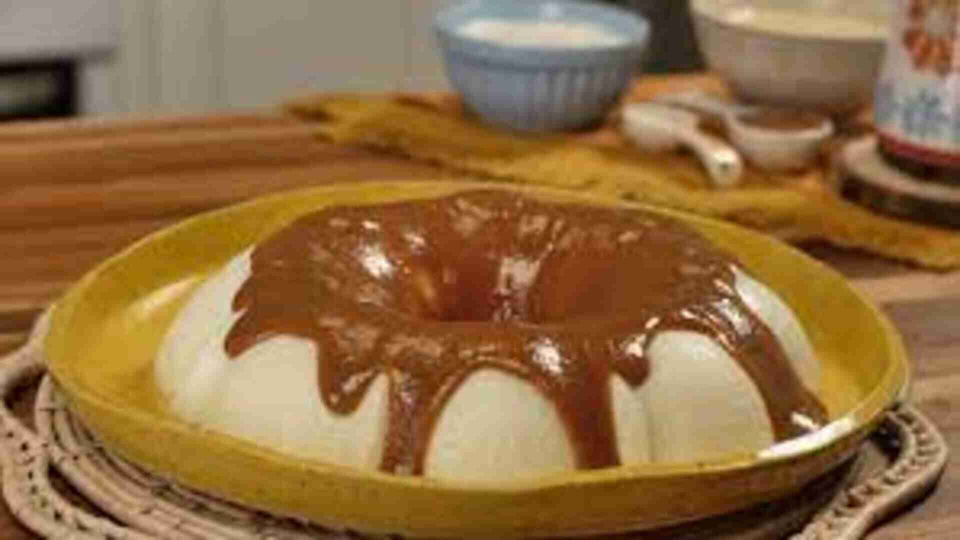 Para quem ama doce: flan com calda de caramelo e conhaque