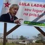VÍDEO: Militantes do PT arrancam placa contra o ex-presidente Lula em Coronel Sapucaia