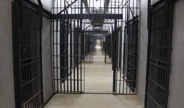 Câmara aprova projeto que acaba com saída temporária de presos