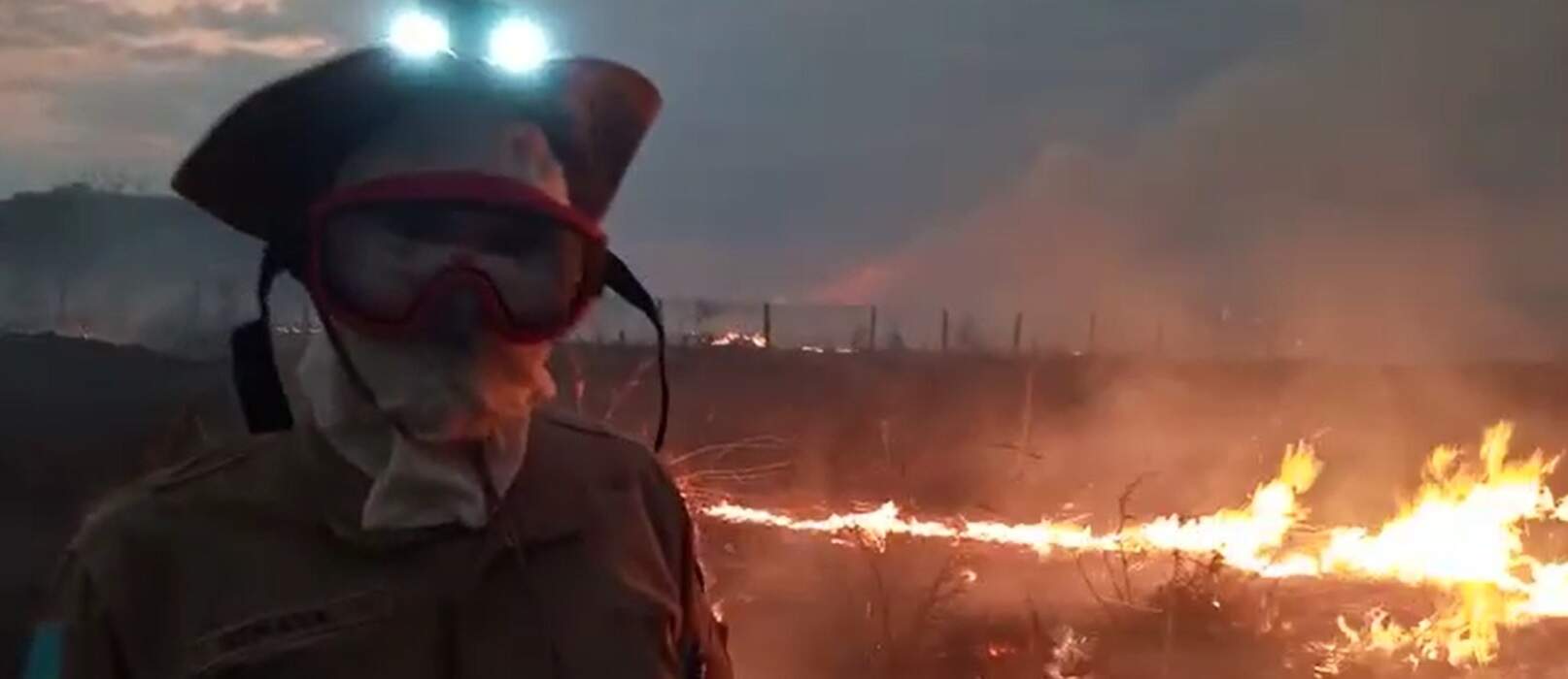VÍDEO: Bombeiros irão combater incêndio madrugada a dentro no Parque Estadual Pantanal do Rio Negro