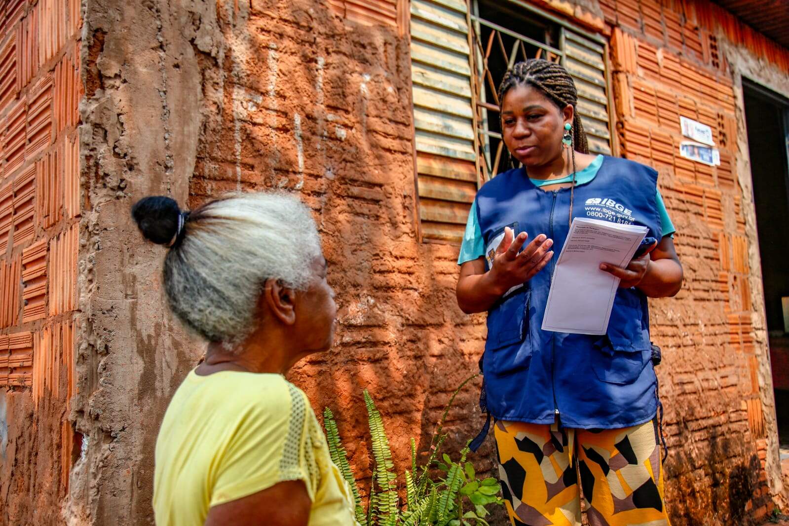 Descendente de quilombolas, Tati foi aprovada pelo IBGE e vai entrevistar a própria comunidade: ‘Fiquei feliz’