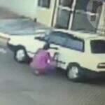 VÍDEO: Em menos de 30 segundos ladrão arromba carro, faz ligação direta e furta veículo