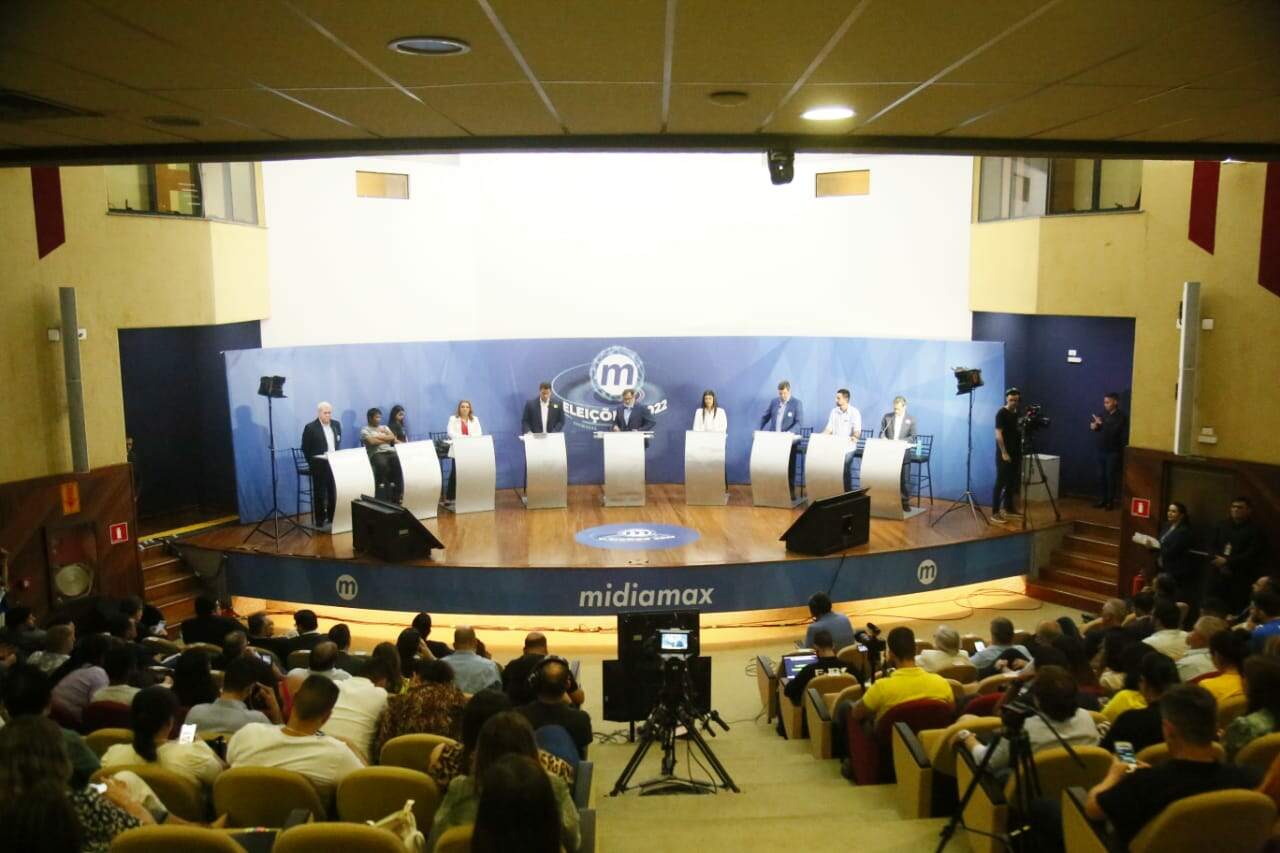 Debate Midiamax 1º bloco: ordem de perguntas é sorteada e candidatos se apresentam