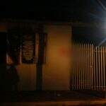 Bar de homem que atirou em jovem grávida e padrasto é incendiado após crime em Campo Grande