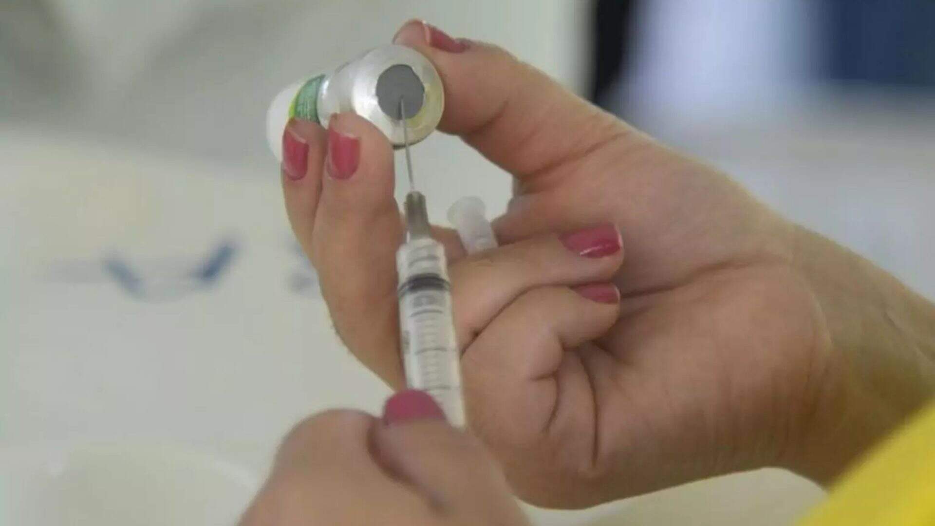 Vacinação contra covid-19 segue em Campo Grande; veja em quais locais