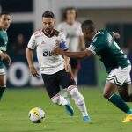 Flamengo arranca empate com Goiás e vê distância para o líder Palmeiras aumentar