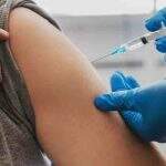 Pesquisa indica espaço para avançar na adesão de adultos à vacinação