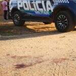Grávida de 8 meses e padrasto são feridos a tiros após discussão em bar de Campo Grande