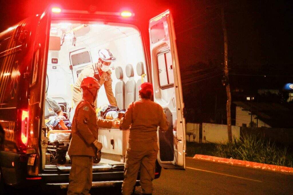 Crianças foram socorridas pelos bombeiros