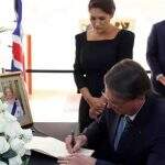 Bolsonaro assina livro de condolências pela morte da rainha Elizabeth II