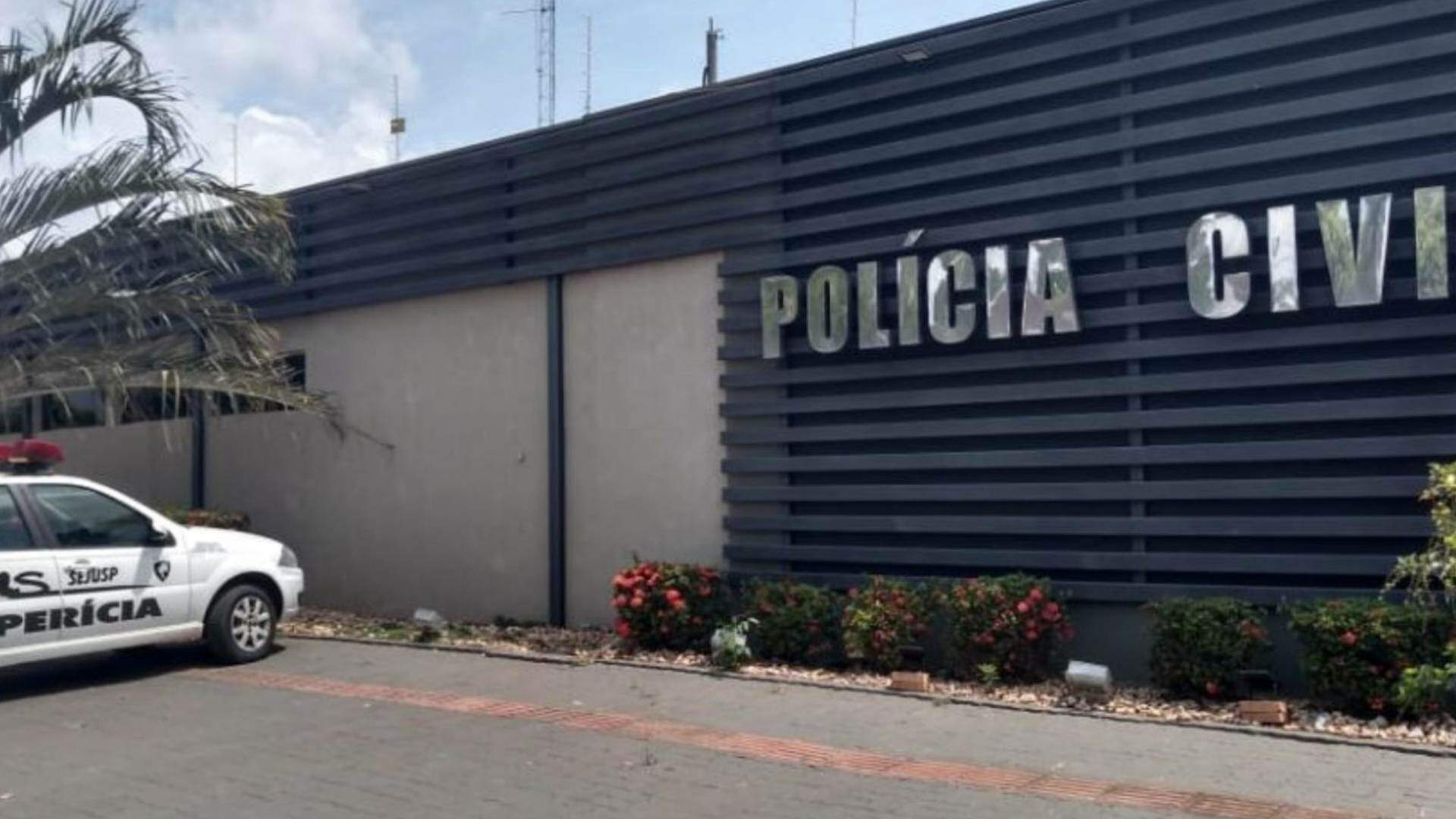 Vizinho atrai menina com balas, mostra vídeos pornográficos e a estupra