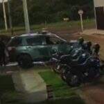 VÍDEO mostra momento em que PM entra em casa e troca tiros com suspeito de execução no Itamaracá