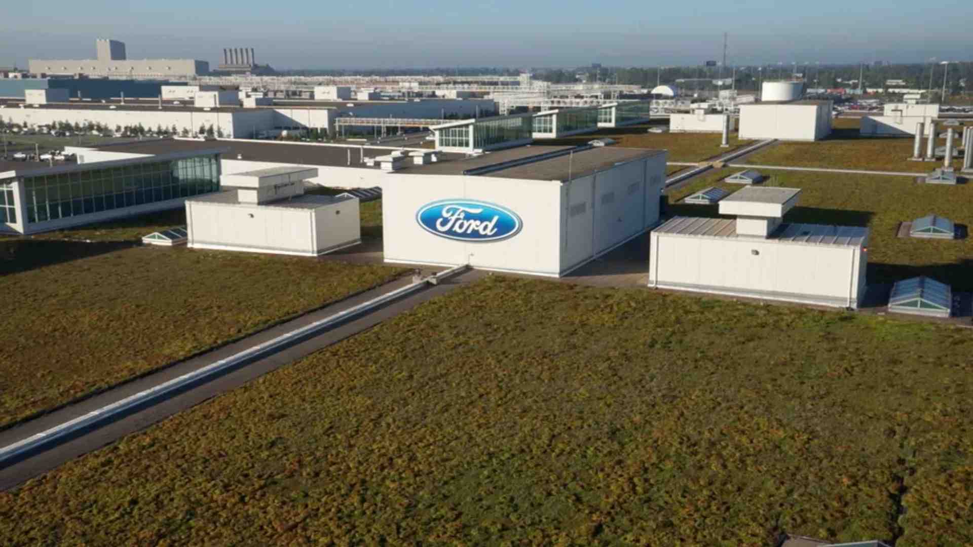 Ford atrasa algumas remessas devido à falta de emblemas ovais azuis